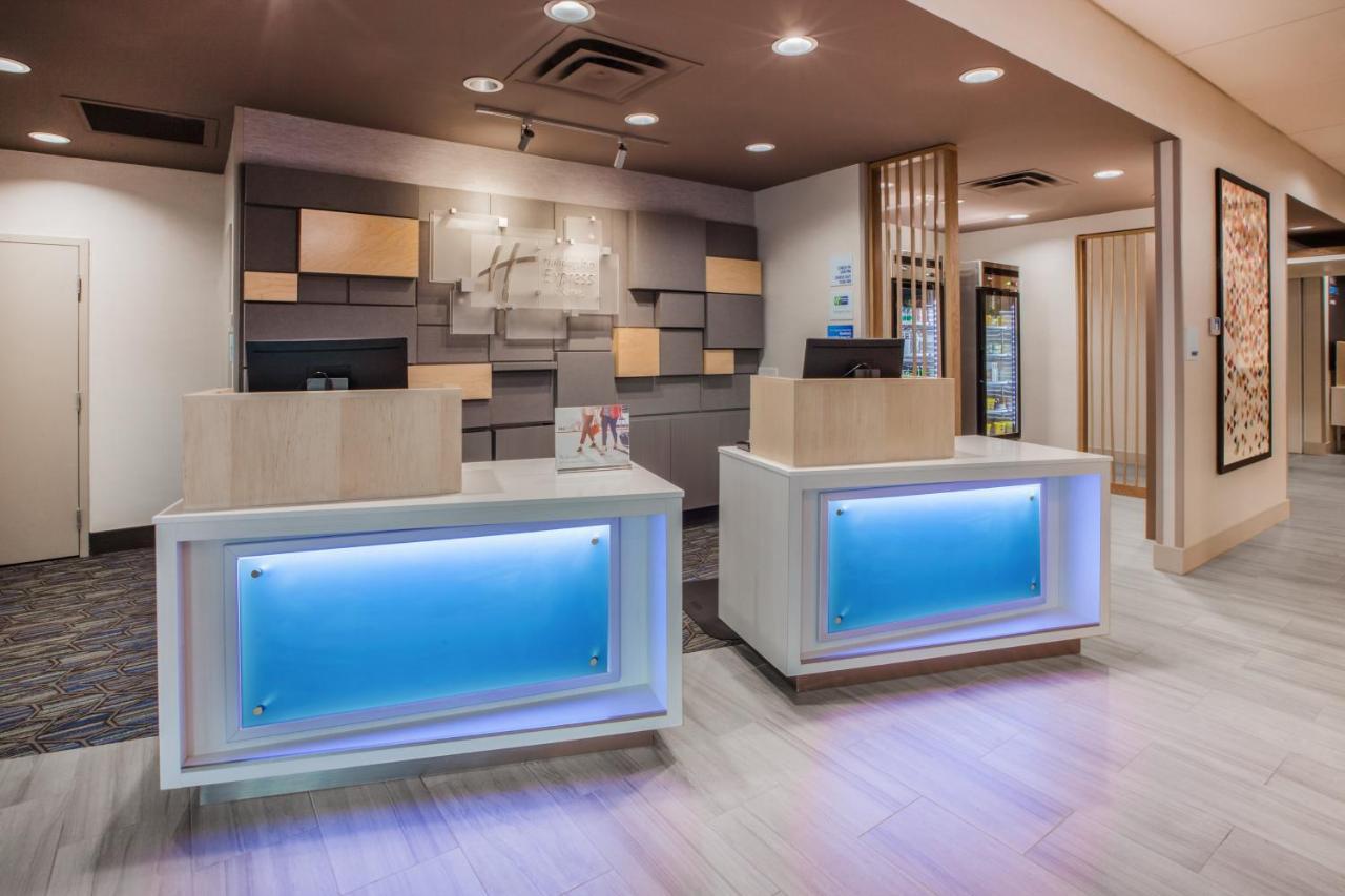 Holiday Inn Express & Suites - Yorkville By Ihg Exterior photo